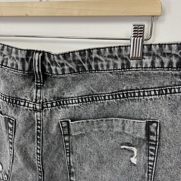 Fashion Nova Clover Distressed Non Stretch Denim Shorts Acid Wash Black Size 14 - Picture 5 of 6